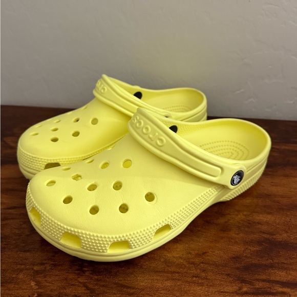 Yellow Crocs - Picture 2 of 5